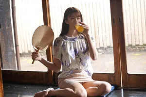 Mùa hè buồn chán ở quê quan hệ bà xã nhà đối diện thiếu thốn vì lấy Gã chồng già