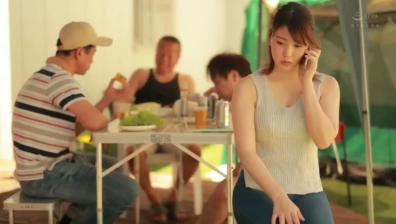 Ông xã khờ để vợ yêu tham gia sự kiện cắm trại với mấy gã gần nhà và cái kết