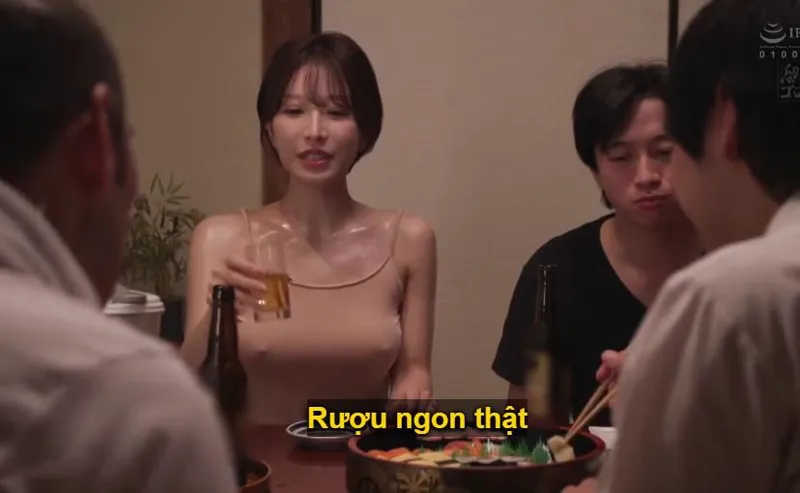 Người vợ gạ làm tình cả gia đình người chồng vì anh xã dẫn về quê rồi bỏ bê nứng lồn sml